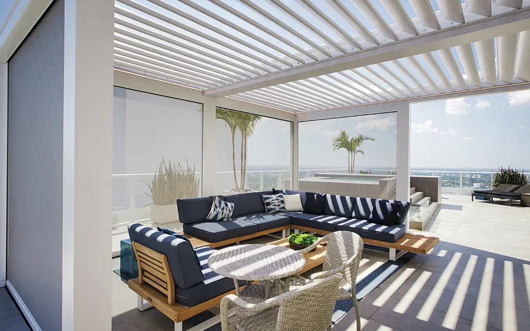 Motorized vs. Fixed Pergola Louvers: Which Shade Solution Is Right for Your Backyard?